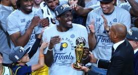 湖人队里夫斯续约风波：高薪争议与球队未来